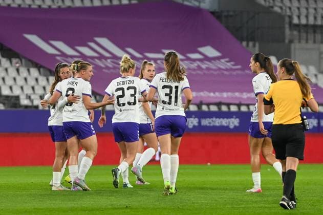 Goal celebration Google Pixel Women Bundesliga SGS Essen 1 FC Köln 24 09 2025 Goal celebration SGS Essen google Pixel Women Bundesliga, 04 Matchday, SGS Essen vs 1 FC Köln on September 24, 2025 at the stadium on Hafenstraße, Essen