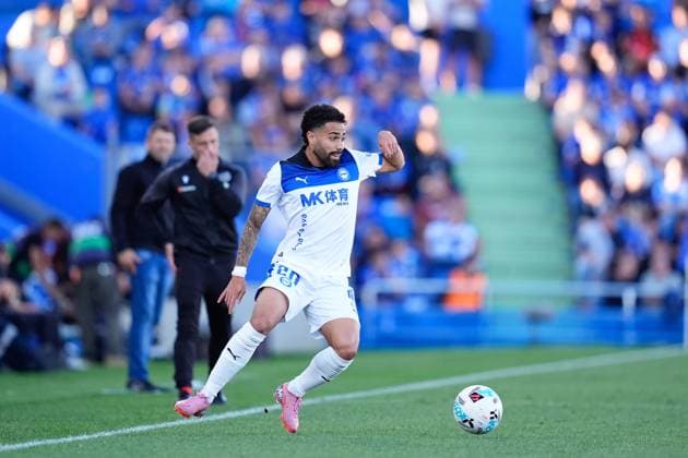 September 24, 2025, Getafe, Madrid, Spain: Calebe Goncalves of Deportivo Alaves in action during the Spanish League, LaLiga EA Sports, football match played between Getafe CF and Deportivo Alaves at Coliseum de Getafe stadium on September 24, 2025, in Getafe, Spain. Getafe Spain - ZUMAa181 20250924_zaa_a181_080 Copyright: xDennisxAgyemanx