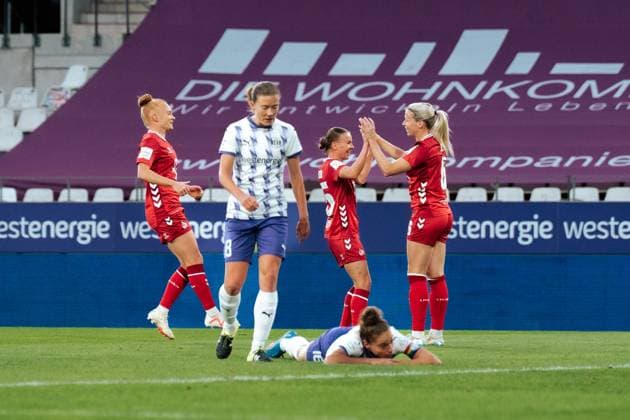 Essen, Germany, September 24th 2025 Sandra Maria Jessen ( 6 - 1. FC Köln) celebration of her goal with Laura Donhauser ( 25 - 1. FC Köln) during the Google Pixel Frauen Bundesliga match between SGS Essen and 1.FC Köln at Franz-Kremer-Stadion, in Cologne, Germany. (Gabor Baumgarten SPP) Copyright: xGaborxBaumgartenx xSPPx spp-en-GaBaSp-25_09_24_SGS Essen_1.FC Kln_Gabor_Baumgarten-03226