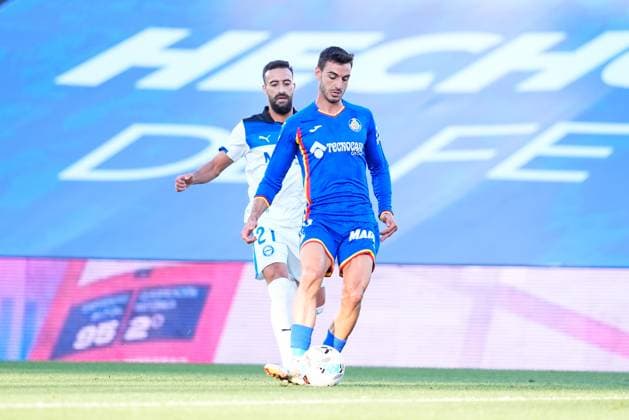 September 24, 2025, Getafe, Madrid, Spain: Juan Iglesias of Getafe CF in action during the Spanish League, LaLiga EA Sports, football match played between Getafe CF and Deportivo Alaves at Coliseum de Getafe stadium on September 24, 2025, in Getafe, Spain. Getafe Spain - ZUMAa181 20250924_zaa_a181_087 Copyright: xDennisxAgyemanx