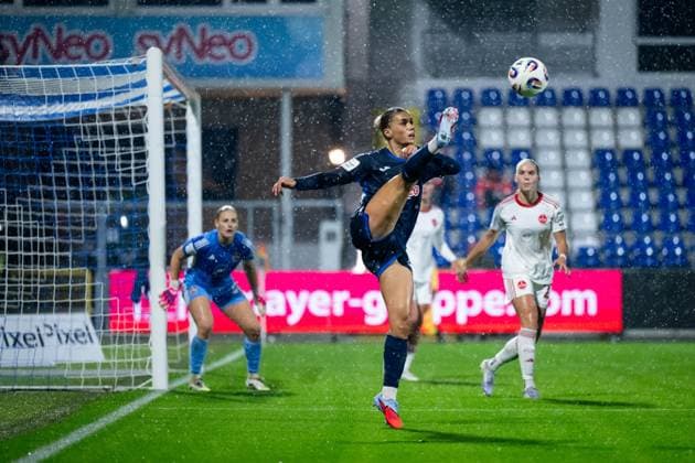 Selina Cerci TSG Hoffenheim, 29 on the ball, GER, TSG 1899 Hoffenheim vs 1 FC Nuernberg, Football Google Pixel Frauen Bundesliga, 4 Spieltag, Saison 2025 2026, 24 09 2025 DFB regulations prohibit any use of photographs as image sequences and or quasi video GER, TSG 1899 Hoffenheim vs 1 FC Nuernberg, Football Google Pixel Frauen Bundesliga, 4 Spieltag, Saison 2025 2026, 24 09 2025 Hoffenheim Copyright: xEibner-Pressefoto Memmlerx EP_MMR