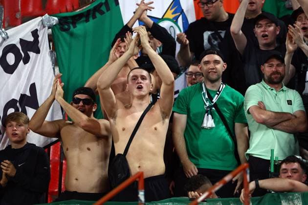 Celtic fans ahead of kick-off Crvena zvezda v Celtic, UEFA Europa League, Football, Rajko Mitic Stadium, Belgrade, Serbia - 24 Sep 2025Belgrade Rajko Mitic Stadium Serbia EDITORIAL USE ONLY No use with unauthorised audio, video, data, fixture lists, club league logos or live services. Online in-match use limited to 120 images, no video emulation. No use in betting, games or single club league player publications. Copyright: xNikolaxKrstic Shutterstockx 15498417z