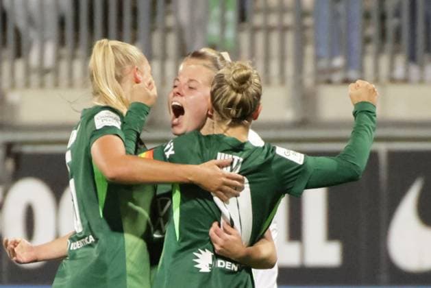 24 09 2025, xgrfx, Soccer Google Pixel Women Bundesliga, VfL Wolfsburg Werder Bremen v l Goal, Janou Levels VfL Wolfsburg DFL DFB REGULATIONS PROHIBIT ANY USE OF PHOTOGRAPHS as IMAGE SEQUENCES and or QUASI VIDEO Wolfsburg