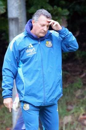 24 09 2025, xmohx, Fußball 3 Liga, 1 FC Saarbrücken Training v l Trainer Alois Schwartz 1 FC Saarbruecken Disappointed, sad, frustrated DFL DFB REGULATIONS PROHIBIT ANY USE OF PHOTOGRAPHS as IMAGE SEQUENCES and or QUASI VIDEO Saarbrücken
