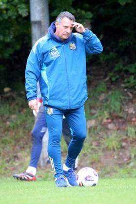 24 09 2025, xmohx, Fußball 3 Liga, 1 FC Saarbrücken Training v l Trainer Alois Schwartz 1 FC Saarbruecken Disappointed, sad, frustrated DFL DFB REGULATIONS PROHIBIT ANY USE OF PHOTOGRAPHS as IMAGE SEQUENCES and or QUASI VIDEO Saarbrücken