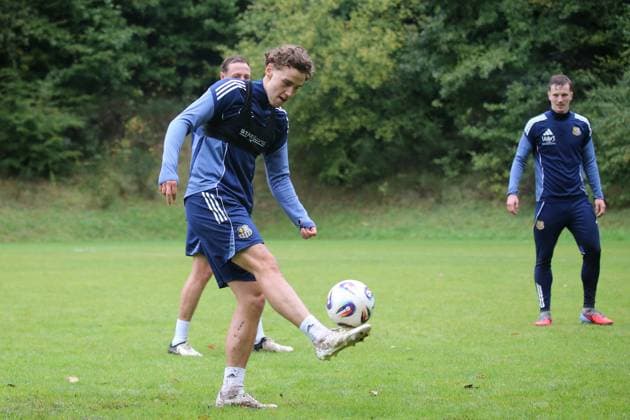 24 09 2025, xmohx, Fußball 3 Liga, 1 FC Saarbrücken Training v l Robin Bormuth 1 FC Saarbruecken DFL DFB REGULATIONS PROHIBIT ANY USE OF PHOTOGRAPHS as IMAGE SEQUENCES and or QUASI VIDEO Saarbrücken