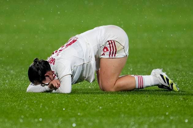 Jonna Brengel FCN, 10 lies on the grass, player, player of 1 FC Nuremberg, injured, injury, injury break, action, action scene, looking disappointed, disappointment, frustration, disappointed, pessimistic, 24 09 2025, Sinsheim Hoffenheim Germany , Soccer, Google Pixel Women Bundesliga, TSG 1899 Hoffenheim 1 FC Nürnberg, DFB DFL REGULATES PROHIBIT ANY USE OF PHOTOGRAPHS AS IMAGE SEQUENCES AND OR QUASI VIDEO xozx
