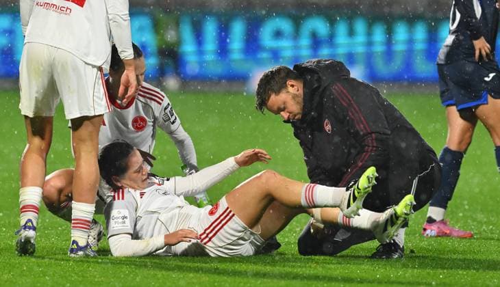 24 09 2025 Soccer season 2025 2026 1 Google Pixel Women Bundesliga 04 Matchday TSG Hoffenheim 1 FC Nürnberg FCN Club Clubfrauen Sportfoto Zink xwoxzix Jonna Brengel 10, 1 FC Nürnberg FCN battered on the ground injured Injury