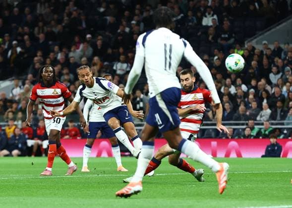 Xavi Simons of Tottenham Hotspur shoots Tottenham Hotspur v Doncaster Rovers, EFL Carabao Cup, Third Round, Football, Tottenham Hotspur Stadium, London, UK - 24 Sep 2025London Tottenham Hotspur Stadium United Kingdom EDITORIAL USE ONLY No use with unauthorised audio, video, data, fixture lists, club league logos or live services. Online in-match use limited to 120 images, no video emulation. No use in betting, games or single club league player publications. Copyright: xMichaelxZemanek Shutterstockx 15498598j