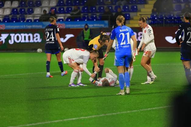 Amelie Thöle 12 FCN and Franziska Mai 18 FCN look after an injured player on the pitch GPFBL TSG Hoffenheim v 1 FC Nürnberg, on 24 09 2025 at the Dietmar Hopp Stadium in Hoffenheim GPFBL TSG Hoffenheim 1 FC Nürnberg 24 09 2025 Copyright: xMaxxMesterx