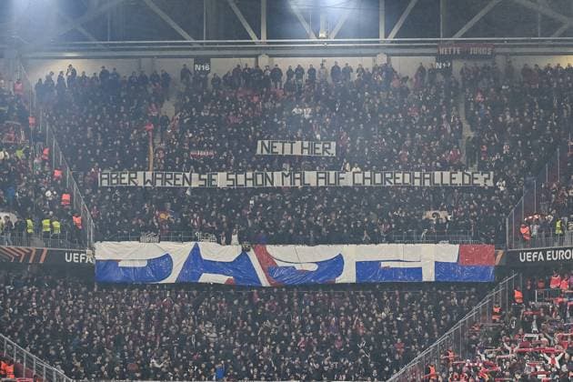 Banner in Basel Block choreohalle de GER, SC Freiburg FC Basel, Football, Europa League, 1 Matchday, Season 2025 2026, 24 09 2025 GER, SC Freiburg FC Basel, Football, Europa League, 1 Matchday, Season 2025 2026, 24 09 2025 Freiburg Copyright: xEibner-Pressefoto ThomasxHessx EP_THS
