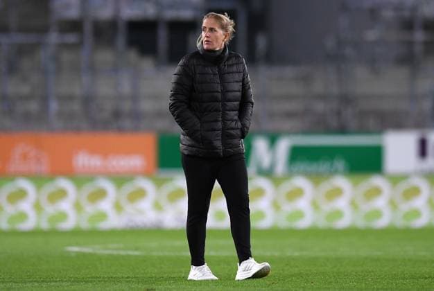 Soccer Google Pixel Womens Bundesliga Season 2025 2026 4 Matchday SGS Essen 1 FC Köln on 24 09 2025 at Stadion an der Hafenstraße in Essen Britta Carlson Trainerin 1 FC Köln DFB regulations prohibit any use of photographs as image sequences and or quasi video Nordrhein Westfalen Germany