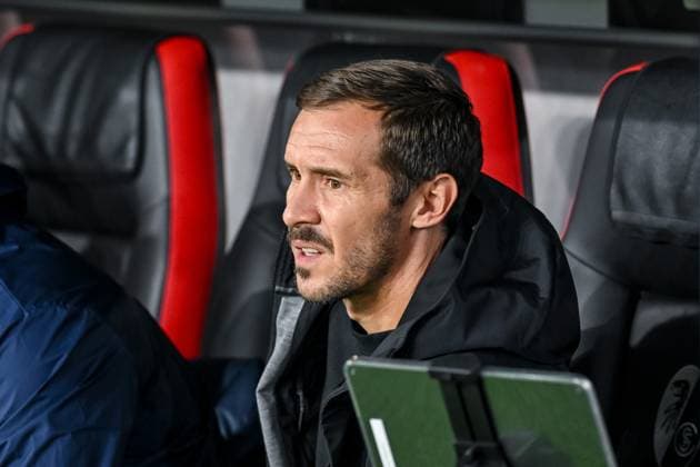 Trainer Julian Schuster (SC Freiburg) Looks on during the UEFA Europa League 2025 26 League Phase MD1 match between SC Freiburg and FC Basel 1893 at Stadion am Wolfswinkel on September 24, 2025 in Freiburg, Germany. (Photo by Harry Langer DeFodi Images) Coach Julian Schuster SC Freiburg Looks on during the UEFA Europa League 2025 26 League Phase MD1 match between SC Freiburg and FC Basel 1893 at Stadion am Wolfswinkel on September 24, 2025 in Freiburg, Germany Photo by Harry Langer DeFodi Images