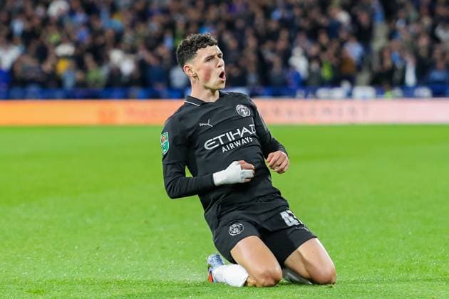 Huddersfield Town AFC v Manchester City FC, Carabao Cup Round 3 Phil Foden Of Manchester City scores a GOAL 0-1 and celebrates during the Huddersfield Town AFC v Manchester City FC Carabao Cup Round 3 match at the Accu Stadium, Huddersfield, England, United Kingdom on 24 September 2025 Credit: Lee Keuneke Every Second Media Editorial use only. All images are copyright Every Second Media Limited. No images may be reproduced without prior permission. All rights reserved. Premier League and Football League images are subject to licensing agreements with Football DataCo Limited. see https: www.football-dataco.com Copyright: xIMAGO EveryxSecondxMediax ESM-1596-0024 LeexKeunekex xEveryxSecondxMediax