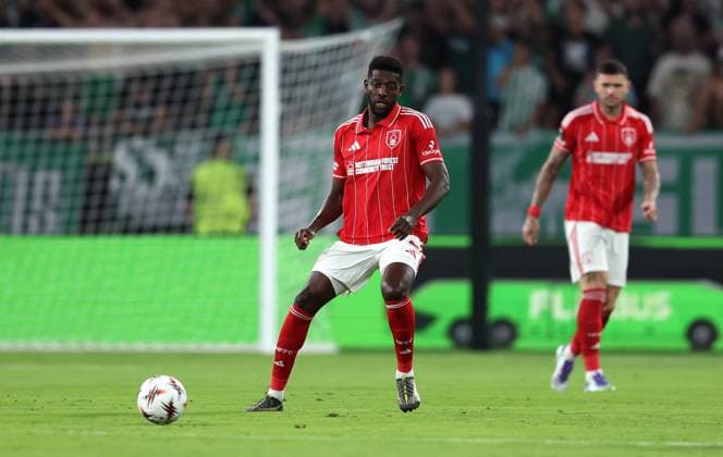 Ibrahim SangarÃ of Nottingham Forest passes the ball Real Betis v Nottingham Forest, UEFA Europa League, Football, Villamarin Stadium, Seville, Spain - 24 Sep 2025Seville Villamarin Stadium Spain EDITORIAL USE ONLY No use with unauthorised audio, video, data, fixture lists, club league logos or live services. Online in-match use limited to 120 images, no video emulation. No use in betting, games or single club league player publications.  Copyright: xAntonioxPozo Shutterstockx 15498594g