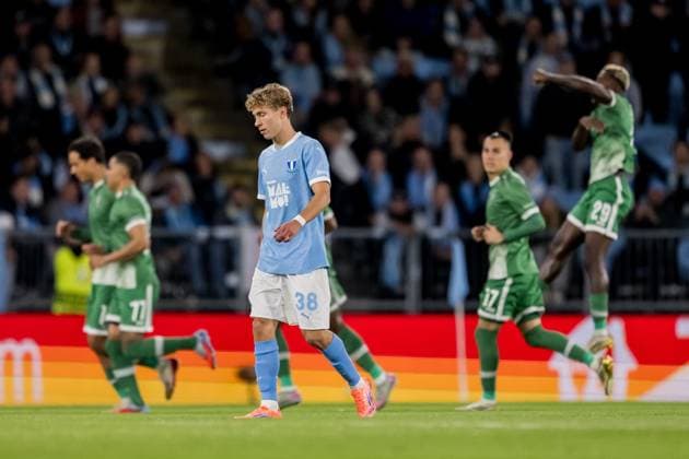 250924 Hugo Bolin of Malmö FF looks dejected after 0 1 during the UEFA Europa League football match between Malmö FF and Ludogorets on September 24, 2025 in Malmö Photo Petter Arvidson BILDBYRAN kod PA PA1085 fotboll football soccer fotball uefa europa league europa league malmö ff ludogorets bbeng depp  Copyright: PETTERxARVIDSON BB250924PA123
