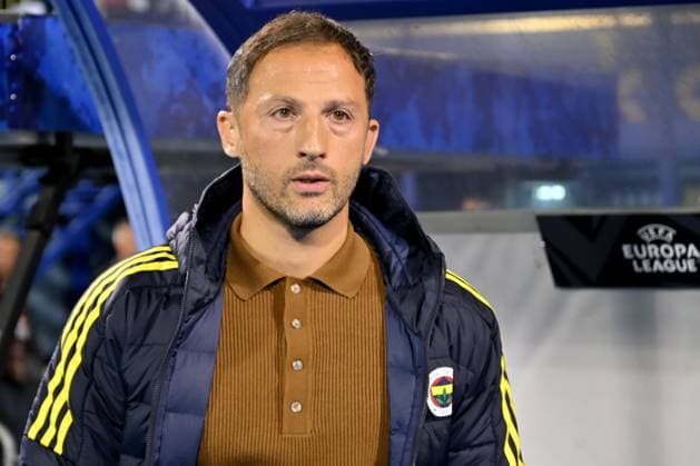 Zagreb, Croatia, September 24th 2025, Domenico Tedesco head coach of Fenerbahce before the UEFA Europa League, League phase Matchday 1, match between Dinamo Zagreb (Croatia) and Fenerbahce (Turkey) at Stadium Maksimir, Zagreb, Croatia.(Photo by Igor Kupljenik Sports Press Photo)  Copyright: xIgorxKupljenikx xSPPx Sportspressphoto_SPR31275