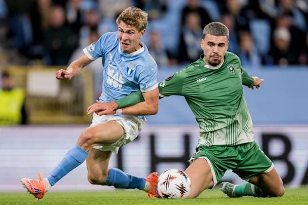250924 Hugo Bolin of Malmö FF and Edvin Kurtulus of Ludogorets during the UEFA Europa League football match between Malmö FF and Ludogorets on September 24, 2025 in Malmö Photo Petter Arvidson BILDBYRAN kod PA PA1085 fotboll football soccer fotball uefa europa league europa league malmö ff ludogorets bbeng bbauto  Copyright: PETTERxARVIDSON BB250924PA127
