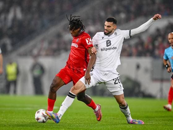 Johan Manzambi (SC Freiburg) und Adrian Leon Barisic (FC Basel) battle for the ball during the UEFA Europa League 2025 26 League Phase MD1 match between SC Freiburg and FC Basel 1893 at Stadion am Wolfswinkel on September 24, 2025 in Freiburg, Germany. (Photo by Harry Langer DeFodi Images) Johan Manzambi SC Freiburg and Adrian Leon Barisic FC Basel battle for the ball during the UEFA Europa League 2025 26 League Phase MD1 match between SC Freiburg and FC Basel 1893 at Stadion am Wolfswinkel on September 24, 2025 in Freiburg, Germany Photo by Harry Langer DeFodi Images