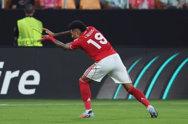 Igor Jesus of Nottingham Forest celebrates scoring a goal to make it 1-1 Real Betis v Nottingham Forest, UEFA Europa League, Football, Villamarin Stadium, Seville, Spain - 24 Sep 2025Seville Villamarin Stadium Spain EDITORIAL USE ONLY No use with unauthorised audio, video, data, fixture lists, club league logos or live services. Online in-match use limited to 120 images, no video emulation. No use in betting, games or single club league player publications.  Copyright: xAntonioxPozo Shutterstockx 15498594j