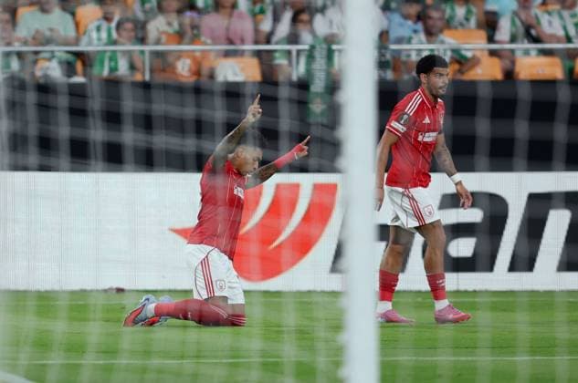Igor Jesus of Nottingham Forest celebrates scoring a goal to make it 1-1 with Morgan Gibbs-White of Nottingham Forest Real Betis v Nottingham Forest, UEFA Europa League, Football, Villamarin Stadium, Seville, Spain - 24 Sep 2025Seville Villamarin Stadium Spain EDITORIAL USE ONLY No use with unauthorised audio, video, data, fixture lists, club league logos or live services. Online in-match use limited to 120 images, no video emulation. No use in betting, games or single club league player publications.  Copyright: xAntonioxPozo Shutterstockx 15498594k