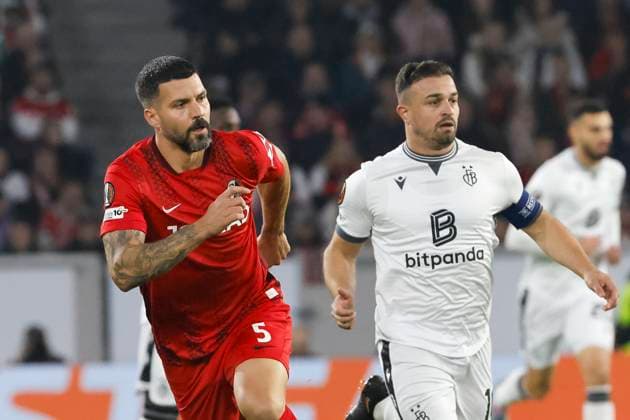 Anthony Jung SC Freiburg, 05 and Xherdan Shaqiri FC Basel, 10 , Germany, Football, UEFA Europa League, 1 Matchday, 2025 2026, SC Freiburg vs FC Basel, 24 09 2025, Stadion am Wolfswinkel, Freiburg im Breisgau, Germany Freiburg im Breisgau Stadion am Wolfswinkel Baden Württemberg Germany Copyright: xGrantxHubbsx