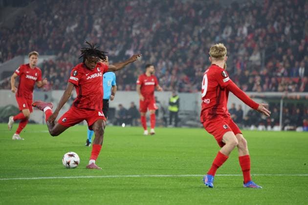 24 09 2025, xrekx, Football UEFA Europa League, SC Freiburg FC Basel v l Johan Manzambi SC Freiburg DFL DFB REGULATIONS PROHIBIT ANY USE OF PHOTOGRAPHS as IMAGE SEQUENCES and or QUASI VIDEO Freiburg