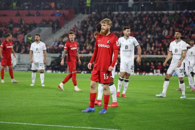 24 09 2025, xrekx, Football UEFA Europa League, SC Freiburg FC Basel v l Niklas Beste SC Freiburg DFL DFB REGULATIONS PROHIBIT ANY USE OF PHOTOGRAPHS as IMAGE SEQUENCES and or QUASI VIDEO Freiburg