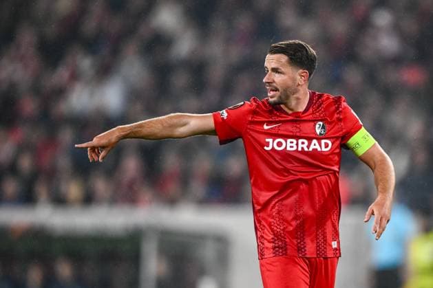 Christian Günter (SC Freiburg) gestures during the UEFA Europa League 2025 26 League Phase MD1 match between SC Freiburg and FC Basel 1893 at Stadion am Wolfswinkel on September 24, 2025 in Freiburg, Germany. (Photo by Harry Langer DeFodi Images) Christian Günter SC Freiburg gestures during the UEFA Europa League 2025 26 League Phase MD1 match between SC Freiburg and FC Basel 1893 at Stadion am Wolfswinkel on September 24, 2025 in Freiburg, Germany Photo by Harry Langer DeFodi Images