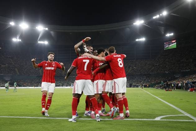 Nottingham Forest celebrate as Igor Jesus of Nottingham Forest scores a goal to make it 1-2 Real Betis v Nottingham Forest, UEFA Europa League, Football, Villamarin Stadium, Seville, Spain - 24 Sep 2025Seville Villamarin Stadium Spain EDITORIAL USE ONLY No use with unauthorised audio, video, data, fixture lists, club league logos or live services. Online in-match use limited to 120 images, no video emulation. No use in betting, games or single club league player publications.  Copyright: xAntonioxPozo Shutterstockx 15498594s