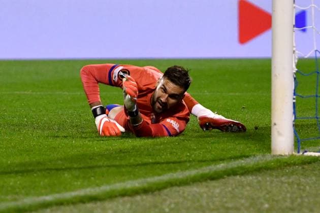Zagreb, Croatia, September 24th 2025, Ivan Nevistic of Dinamo in action during the UEFA Europa League, League phase Matchday 1, match between Dinamo Zagreb (Croatia) and Fenerbahce (Turkey) at Stadium Maksimir, Zagreb, Croatia.(Photo by Natasa Kupljenik Sports Press Photo)  Copyright: xNatasaxKupljenikx xSPPx Sportspressphoto_SPR31294