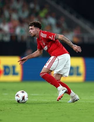 Neco Williams of Nottingham Forest on the ball Real Betis v Nottingham Forest, UEFA Europa League, Football, Villamarin Stadium, Seville, Spain - 24 Sep 2025Seville Villamarin Stadium Spain EDITORIAL USE ONLY No use with unauthorised audio, video, data, fixture lists, club league logos or live services. Online in-match use limited to 120 images, no video emulation. No use in betting, games or single club league player publications.  Copyright: xAntonioxPozo Shutterstockx 15498594y