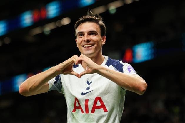 24th September 2025; Tottenham Hotspur Stadium, London, England; Carabao Cup Football, Tottenham Hotspur versus Doncaster Rovers; Jo& xe3;o Palhinha of Tottenham Hotspur celebrates scoring his sides 1st goal of the match in the 14th minute for 1-0 with an overhead kick  HenningxvonxJagow