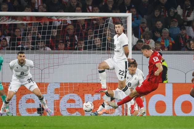 1 0 Goal for SC Freiburg by Patrick Osterhage SC Freiburg, 06 , Germany, Soccer, UEFA Europa League, Matchday 1, 2025 2026, SC Freiburg vs FC Basel, 24 09 2025, Stadion am Wolfswinkel, Freiburg im Breisgau, Germany Freiburg im Breisgau Stadion am Wolfswinkel Baden Württemberg Germany Copyright: xGrantxHubbsx