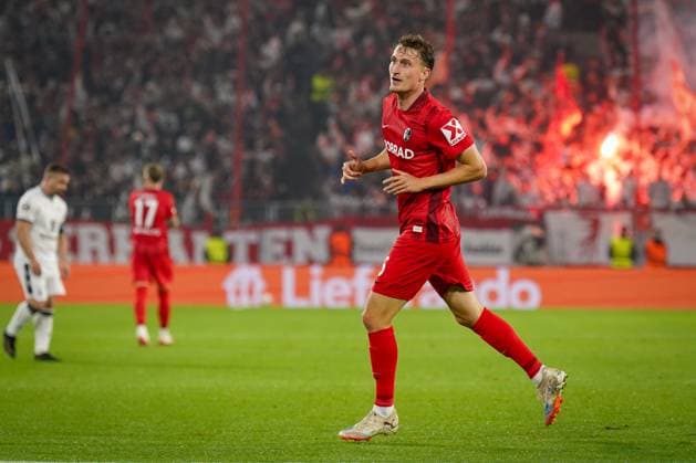 Soccer UEFA Europa League 2025 26, 1 Matchday SC Freiburg vs FC Basel Europa Park Stadion Freiburg Goal and goal celebration to 1 0 by Patrick Osterhage SC Freiburg, 06 Joy, emotions, jubilation Freiburg im Breisgau Baden Württemberg Germany Copyright: xJOERANxSTEINSIEKx