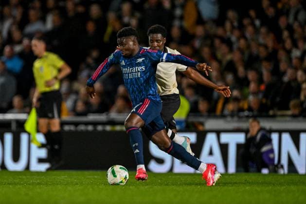 Carabao Cup Round 3 Port Vale v Arsenal Bukayo Saka of Arsenal on the ball during the Carabao Cup Round 3 match Port Vale vs Arsenal at Vale Park, Burslem, United Kingdom, 24th September 2025 (Photo by Adam Gee News Images) Burslem Vale Park Staffordshire United Kingdom Copyright: xAdamxGee NewsxImagesx