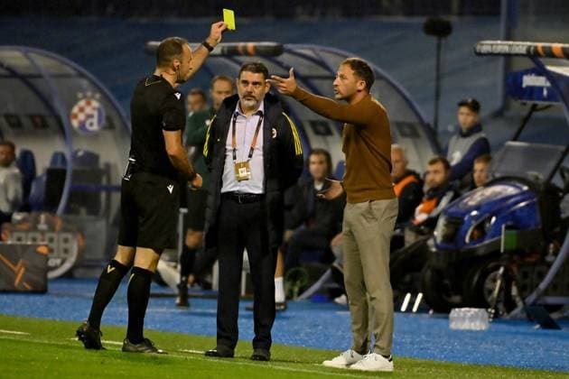 Zagreb, Croatia, September 24th 2025, Domenico Tedesco head coach of Fenerbahce yellow card during the UEFA Europa League, League phase Matchday 1, match between Dinamo Zagreb (Croatia) and Fenerbahce (Turkey) at Stadium Maksimir, Zagreb, Croatia.(Photo by Igor Kupljenik Sports Press Photo)  Copyright: xIgorxKupljenikx xSPPx Sportspressphoto_SPR31319