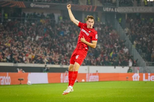 Soccer UEFA Europa League 2025 26, 1 Matchday SC Freiburg vs FC Basel Europa Park Stadion Freiburg Goal and goal celebration to 1 0 by Patrick Osterhage SC Freiburg, 06 Joy, emotions, jubilation Freiburg im Breisgau Baden Württemberg Germany Copyright: xJOERANxSTEINSIEKx