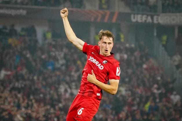 Soccer UEFA Europa League 2025 26, 1 Matchday SC Freiburg vs FC Basel Europa Park Stadion Freiburg Goal and goal celebration to 1 0 by Patrick Osterhage SC Freiburg, 06 Joy, emotions, jubilation Freiburg im Breisgau Baden Württemberg Germany Copyright: xJOERANxSTEINSIEKx