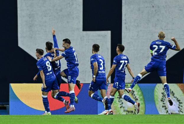 Dinamo Zagreb v Fenerbahce - UEFA Europa League ZAGREB, CROATIA - SEPTEMBER 24: Players of Dinamo Zagreb celebrate after scoring a goal during the UEFA Europa League week 1 football match between Dinamo Zagreb and Fenerbahce at Maksimir Stadium in Zagreb, Croatia, on September 24, 2025. Elif Ozturk Anadolu Zagreb Croatia. Editorial use only. Please get in touch for any other usage.  Copyright: x2025xAnadoluxElifxOzturkx
