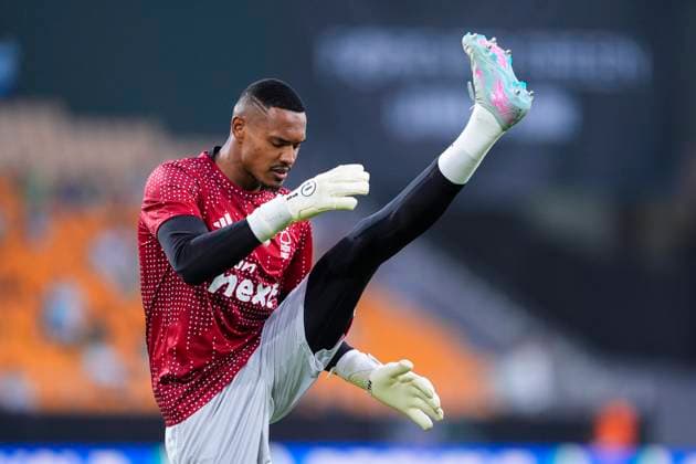 September 24, 2025, Sevilla, Sevilla, SPAIN: John Victor of Nottingham Forest FC warms up during the UEFA Europa League, football match played between Real Betis and Nottingham Forest at La Cartuja stadium on September 24, 2025, in Sevilla, Spain. Sevilla SPAIN - ZUMAa181 20250924_zaa_a181_155 Copyright: xJoaquinxCorcherox