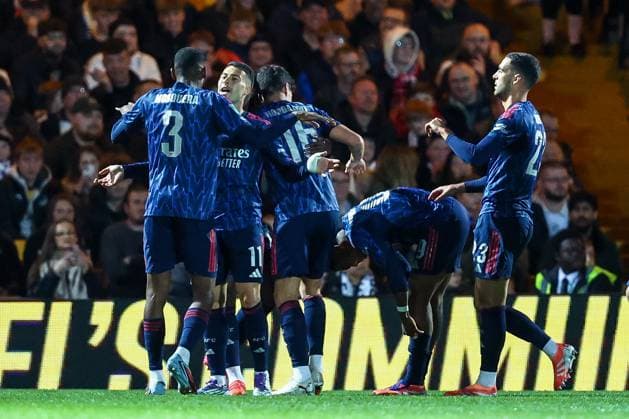 Port Vale v Arsenal - Carabao Cup Third Round Arsenal players celebrate the goal by Eberechi Eze of Arsenal (not pictured) during the Carabao Cup Third Round match between Port Vale and Arsenal at Vale Park in Burslem, England, on September 24, 2025. Burslem Staffordshire United Kingdom  Copyright: xMIxNewsx originalFilename:fletcher-portvale250924_npOk4.jpg