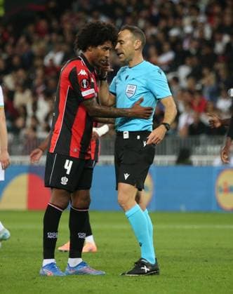 RECORD DATE NOT STATED OGCNICE AS ROME LIGUE EUROPA SERGE HAOUZI MAXPPP - Nice Ligue Europa 1ere journee a l Allianz Riviera de Nice le 24 Septembre 2025 l OgcNice recoit le club italien de l AS Roma Le nicois Dante en discussion avec l arbitre Juan Martinez Munuera Nice Alpes Maritimes France France  Copyright: xMAXPPPxSERGExHAOUZIx SHZ202509245899 SHZ202509245899