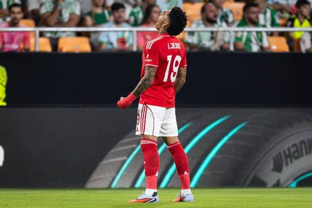 September 24, 2025, Sevilla, Spain, Spain: Igor JESUS of Nottingham Forest celebrates his goal during the UEFA Europa League, League Phase MD1 match between Real Betis Balompie and Nottingham Forest at Estadio La Cartuja on September 24, 2025 in Sevilla, Spain. Rafael Roman Sevilla Spain - ZUMAm308 20250924_zsp_m308_003 Copyright: xMatthieuxMirvillex