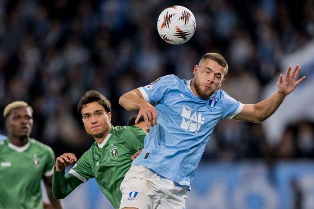 250924 Petar Stanic of Ludogorets and Gabriel Busanello of Malmö FF during the UEFA Europa League football match between Malmö FF and Ludogorets on September 24, 2025 in Malmö Photo Petter Arvidson BILDBYRAN kod PA PA1085 fotboll, football, soccer, fotball,uefa europa league, europa le  Copyright: PETTERxARVIDSON BB250924PA185