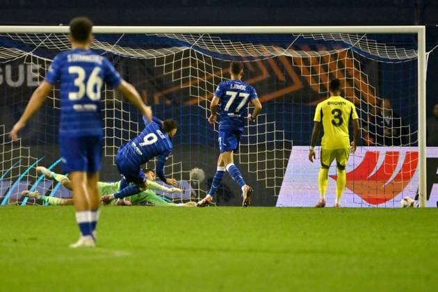 Zagreb, Croatia, September 24th 2025, Dion Beljo of Dinamo (2R) in action and score during the UEFA Europa League, League phase Matchday 1, match between Dinamo Zagreb (Croatia) and Fenerbahce (Turkey) at Stadium Maksimir, Zagreb, Croatia.(Photo by Igor Kupljenik Sports Press Photo)  Copyright: xIgorxKupljenikx xSPPx Sportspressphoto_SPR31353