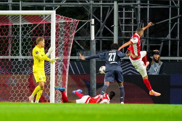 UEFA Europa League: S.C. Braga v Feyenoord Braga - Goalkeeper Timon Wellenreuther of Feyenoord during the first match of the UEFA Europa League 2025 2026. The match is set between S.C. Braga and Feyenoord at Estadio Municipal de Braga on 24 September 2025 in Braga, Portugal. Copyright: xYannickxVerhoevenx