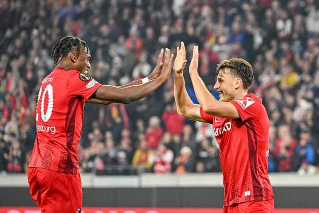 Junior Adamu SC Freiburg, 20 , Maximilian Eggestein SC Freiburg, 08 celebrate the goal to 2 0 by Maximilian Eggestein SC Freiburg, 08 GER, SC Freiburg FC Basel, Football, Europa League, Matchday 1, Season 2025 2026, 24 09 2025 GER, SC Freiburg FC Basel, Football, Europa League, Matchday 1, Season 2025 2026, 24 09 2025 Freiburg Copyright: xEibner-Pressefoto ThomasxHessx EP_THS