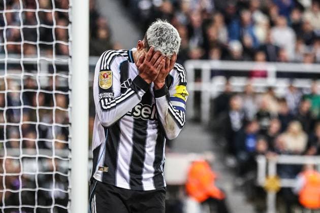Carabao Cup Round 3 Newcastle United v Bradford City Bruno Guimaraes of Newcastle Untied reacts to a missed shot on goal during the Carabao Cup Round 3 match Newcastle United vs Bradford City at St. James s Park, Newcastle, United Kingdom, 24th September 2025 (Photo by Alfie Cosgrove News Images) Newcastle St. James s Park Tyne and Wear United Kingdom Copyright: xAlfiexCosgrove NewsxImagesx