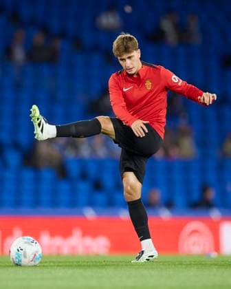 September 24, 2025, San Sebastian, Guipuzcoa, SPAIN: Pablo Torre of RCD Mallorca warms up prior to the LaLiga EA Sports match between Real Sociedad and RCD Mallorca at Anoeta on September 24, 2025, in San Sebastian, Spain. San Sebastian SPAIN - ZUMAa181 20250924_zaa_a181_181 Copyright: xRicardoxLarreinax